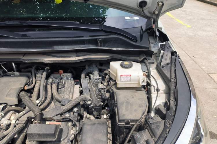 Used Toyota SIENNA 2021 2.5L Hybrid Premium Edition Engine Bay Left