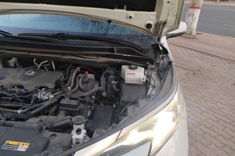 Used Toyota SIENNA 2021 2.5L Hybrid Ultimate Edition Engine Bay Left