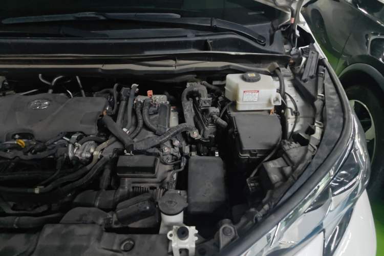 Used Toyota SIENNA 2021 2.5L Hybrid Comfort Edition Engine Bay Left