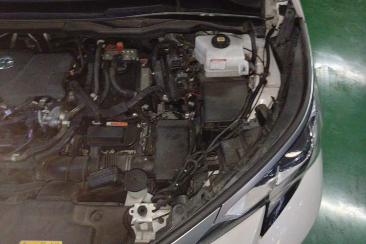 Used Toyota SIENNA 2021 2.5L Hybrid Ultimate Edition Engine Bay Left