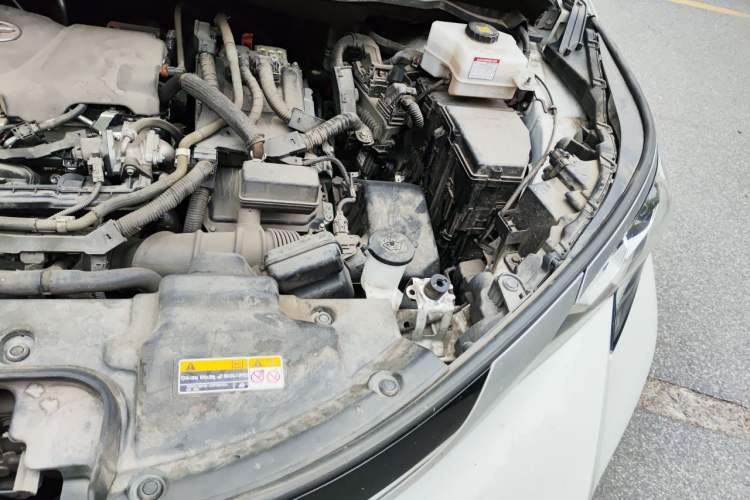 Used Toyota SIENNA 2021 2.5L Hybrid Luxury Edition Engine Bay Left