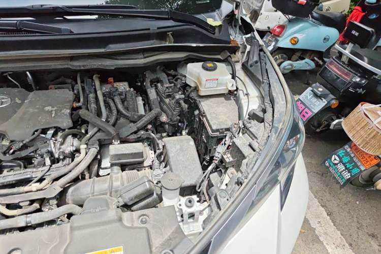 Used Toyota SIENNA 2021 2.5L Hybrid Ultimate Edition Engine Bay Left