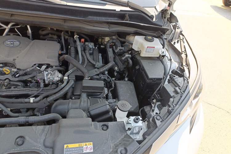 Used Toyota SIENNA 2021 2.5L Hybrid Premium Edition Engine Bay Left