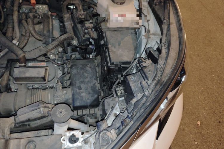 Used Toyota SIENNA 2021 2.5L Hybrid Luxury Edition Engine Bay Left