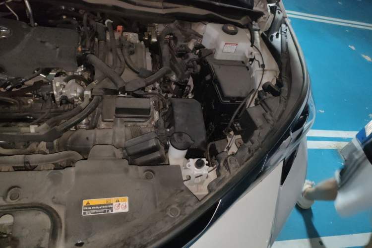 Used Toyota SIENNA 2021 2.5L Hybrid Ultimate Edition Engine Bay Left