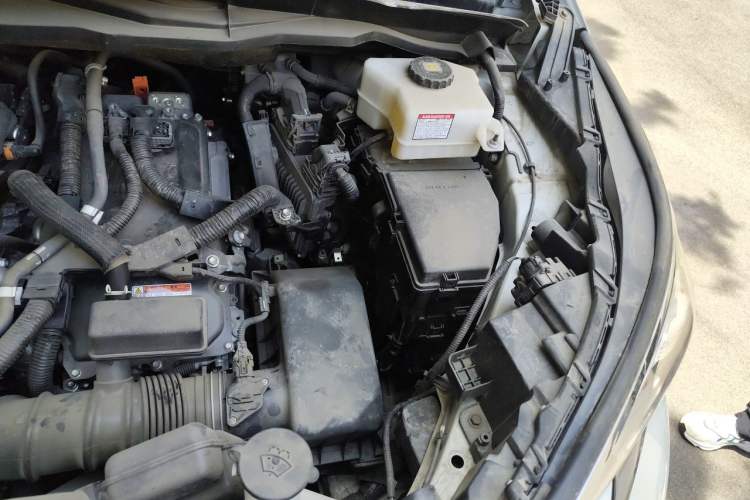 Used Toyota SIENNA 2021 2.5L Hybrid Comfort Edition Engine Bay Left