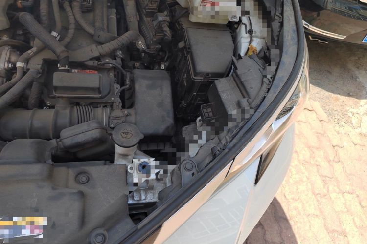 Used Toyota SIENNA 2021 2.5L Hybrid Platinum Edition Engine Bay Left