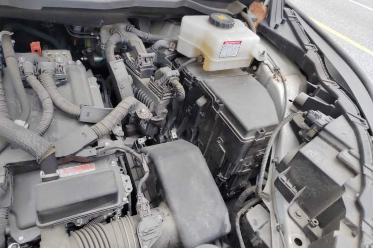 Used Toyota SIENNA 2021 2.5L Hybrid Luxury Edition Engine Bay Left