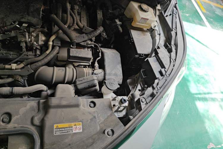 Used Toyota SIENNA 2021 2.5L Hybrid Platinum Edition Engine Bay Left