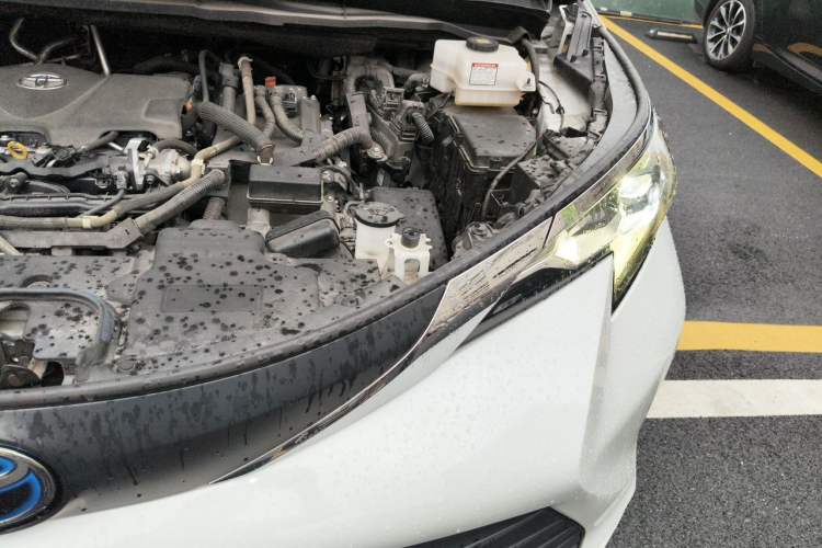 Used Toyota SIENNA 2021 2.5L Hybrid Comfort Edition Engine Bay Left