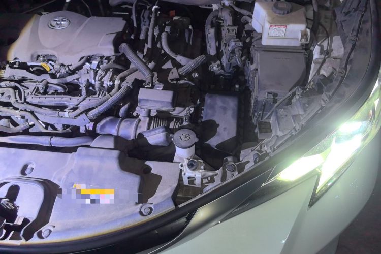 Used Toyota SIENNA 2021 2.5L Hybrid Premium Edition Engine Bay Left
