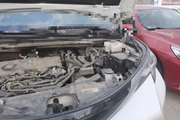 Used Toyota SIENNA 2021 2.5L Hybrid Platinum Edition Engine Bay Left