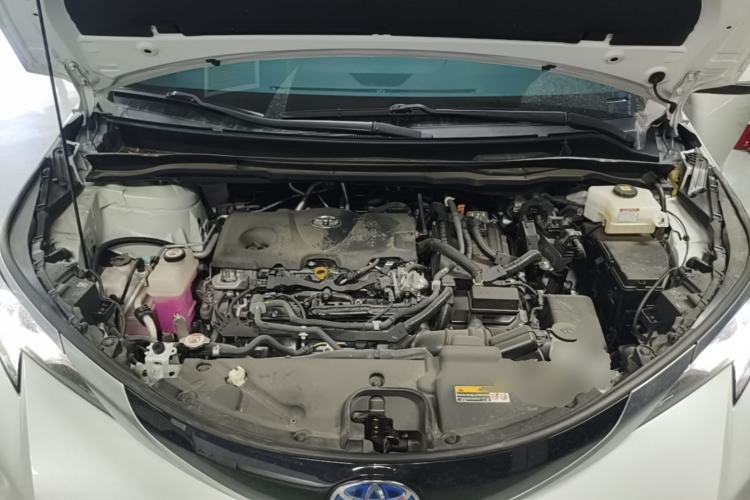 Used Toyota SIENNA 2021 2.5L Hybrid Premium Edition Engine Bay