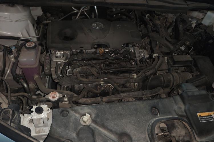 Used Toyota SIENNA 2021 2.5L Hybrid Premium Edition Engine Bay