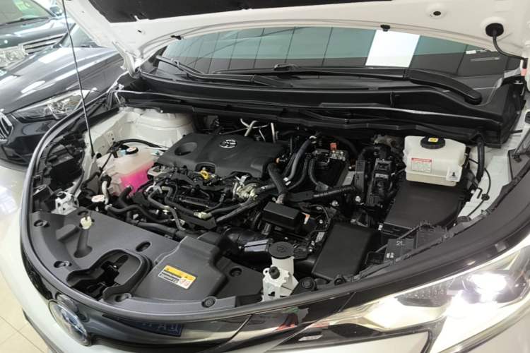 Used Toyota SIENNA 2021 2.5L Hybrid Ultimate Edition Engine Bay