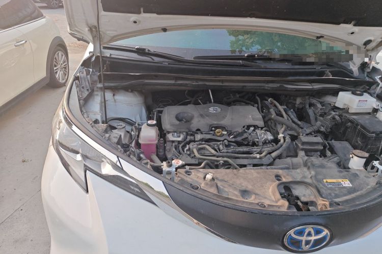 Used Toyota SIENNA 2021 2.5L Hybrid Luxury Welfare Edition Engine Bay Right