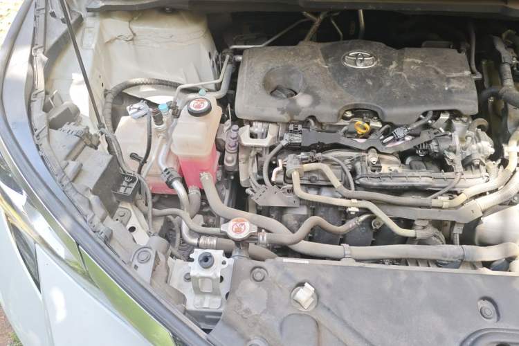 Used Toyota SIENNA 2021 2.5L Hybrid Ultimate Edition Engine Bay Right