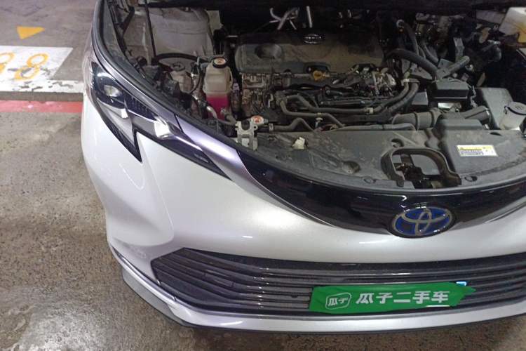 Used Toyota SIENNA 2021 2.5L Hybrid Ultimate Edition Engine Bay Right