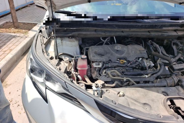 Used Toyota SIENNA 2021 2.5L Hybrid Premium Edition Engine Bay Right