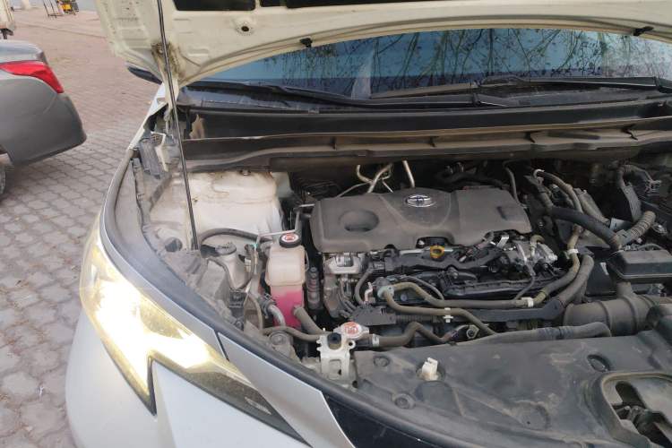 Used Toyota SIENNA 2021 2.5L Hybrid Ultimate Edition Engine Bay Right