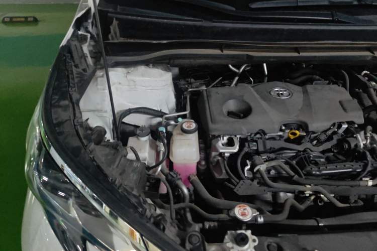 Used Toyota SIENNA 2021 2.5L Hybrid Comfort Edition Engine Bay Right