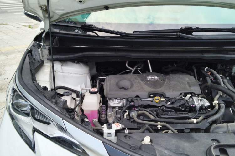 Used Toyota SIENNA 2021 2.5L Hybrid Luxury Edition Engine Bay Right