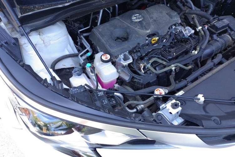 Used Toyota SIENNA 2021 2.5L Hybrid Premium Edition Engine Bay Right