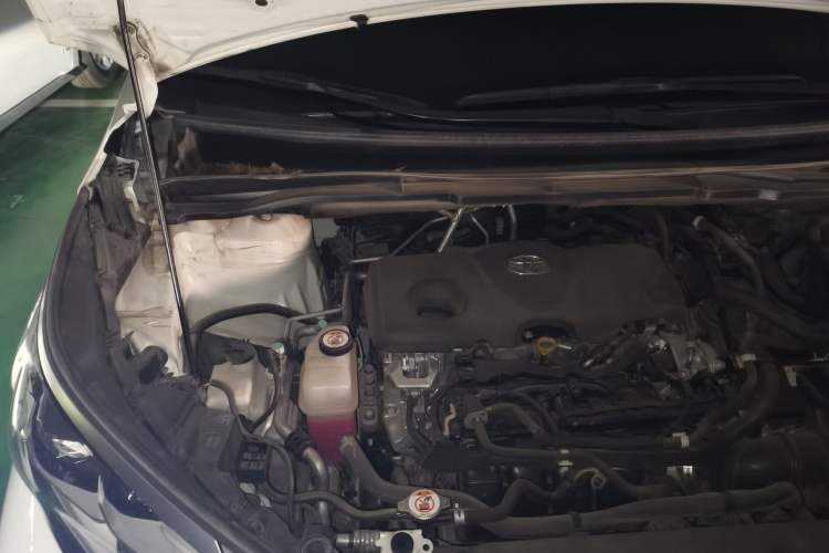 Used Toyota SIENNA 2021 2.5L Hybrid Premium Edition Engine Bay Right