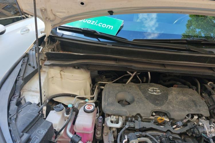 Used Toyota SIENNA 2021 2.5L Hybrid Platinum Edition Engine Bay Right