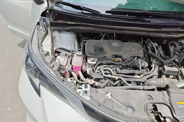 Used Toyota SIENNA 2021 2.5L Hybrid Ultimate Edition Engine Bay Right