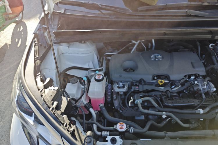 Used Toyota SIENNA 2021 2.5L Hybrid Ultimate Edition Engine Bay Right