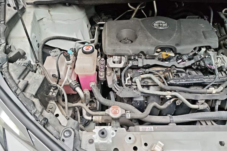 Used Toyota SIENNA 2021 2.5L Hybrid Premium Edition Engine Bay Right