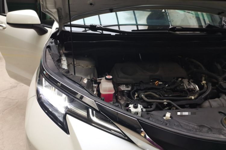Used Toyota SIENNA  Engine Bay Right