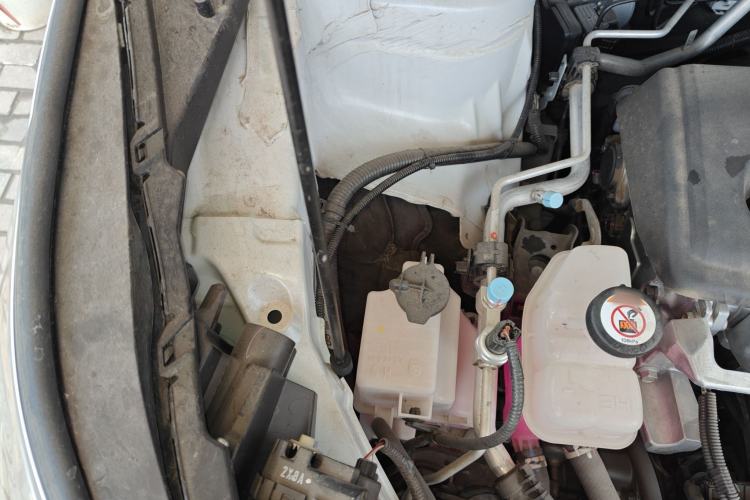 Used Toyota SIENNA 2021 2.5L Hybrid Ultimate Edition Engine Bay Right