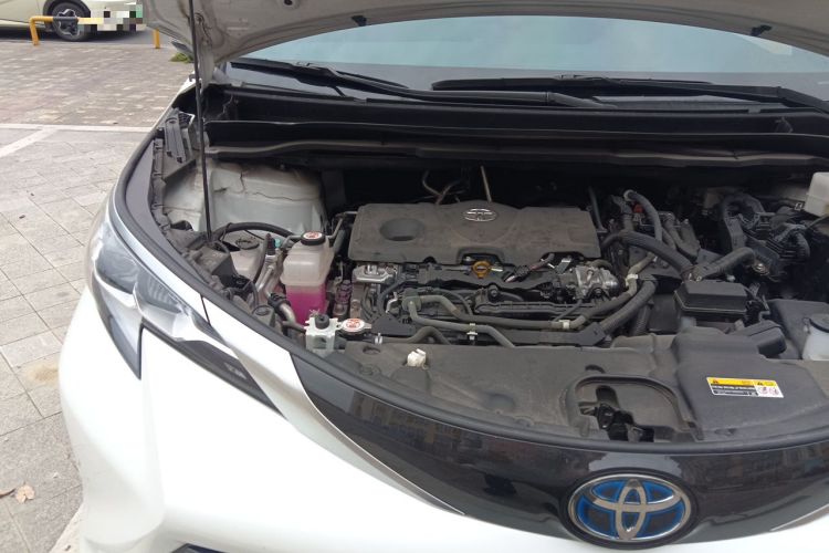 Used Toyota SIENNA 2021 2.5L Hybrid Premium Edition Engine Bay Right