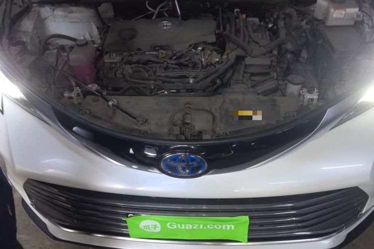 Used Toyota SIENNA 2021 2.5L Hybrid Premium Edition Engine Bay