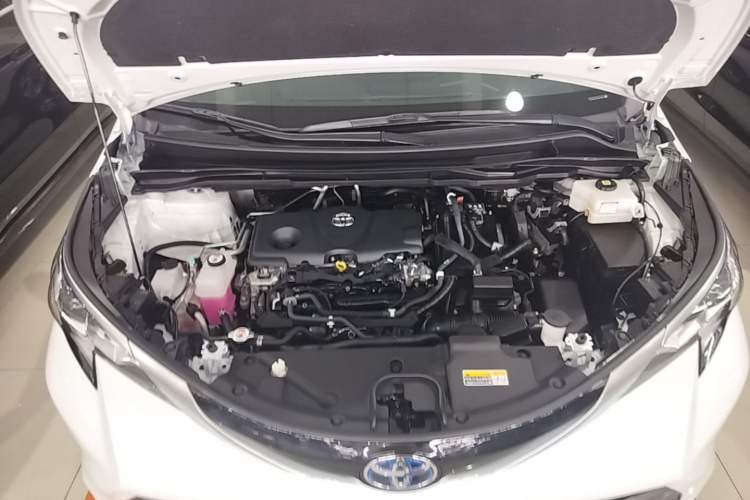 Used Toyota SIENNA 2021 2.5L Hybrid Ultimate Edition Engine Bay