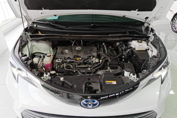 Used Toyota SIENNA 2021 2.5L Hybrid Luxury Edition Engine Bay