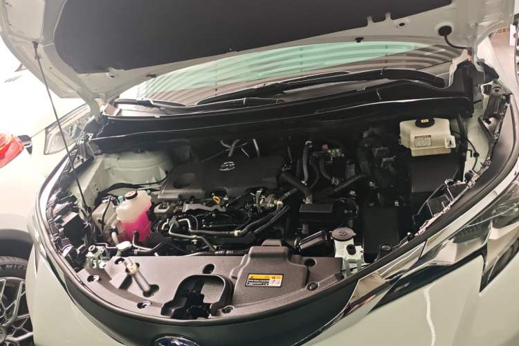 Used Toyota SIENNA 2021 2.5L Hybrid Comfort Edition Engine Bay
