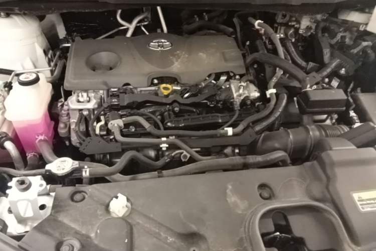 Used Toyota SIENNA 2021 2.5L Hybrid Ultimate Edition Engine Bay