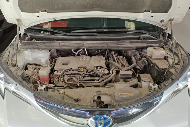 Used Toyota SIENNA 2021 2.5L Hybrid Premium Edition Engine Bay