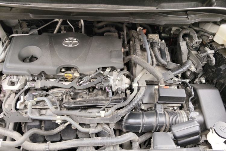 Used Toyota SIENNA 2021 2.5L Hybrid Platinum Edition Engine Bay