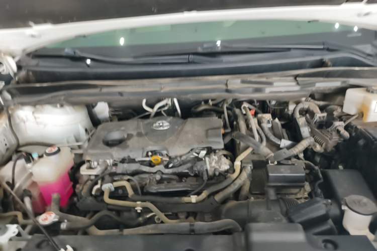 Used Toyota SIENNA 2021 2.5L Hybrid Luxury Edition Engine Bay