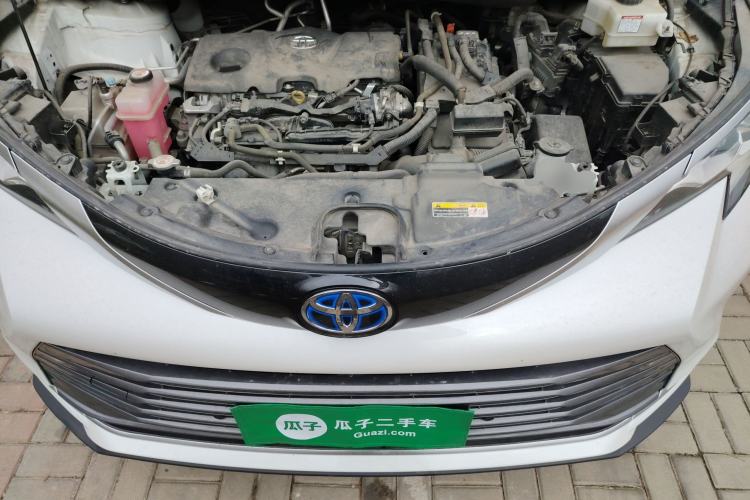 Used Toyota SIENNA 2021 2.5L Hybrid Premium Edition Engine Bay