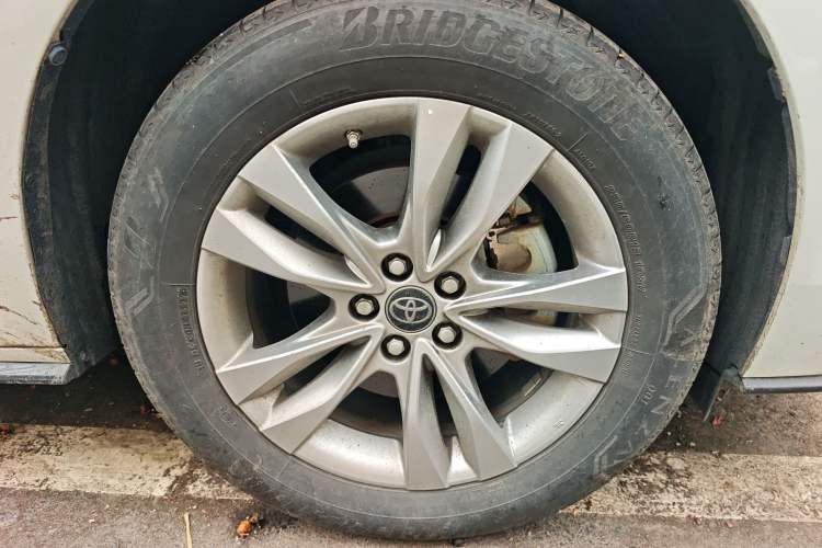 Used Toyota SIENNA 2021 2.5L Hybrid Platinum Edition Exterior 1