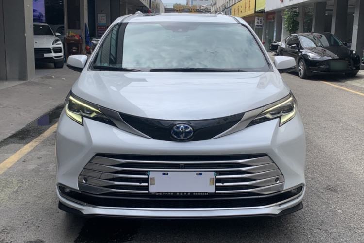 Used Toyota SIENNA 2021 2.5L Hybrid Platinum Edition Exterior 1