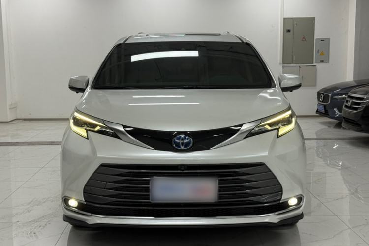 Used Toyota SIENNA 2021 2.5L Hybrid Ultimate Edition Exterior 1