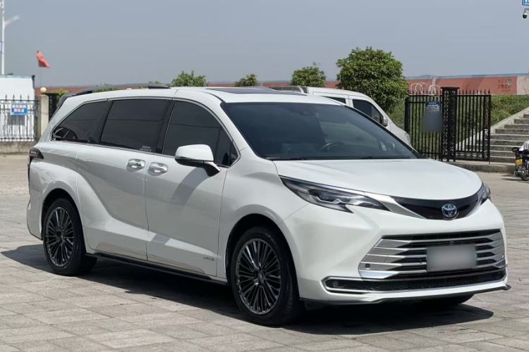 Used Toyota SIENNA 2021 2.5L Hybrid Platinum Edition Exterior 1