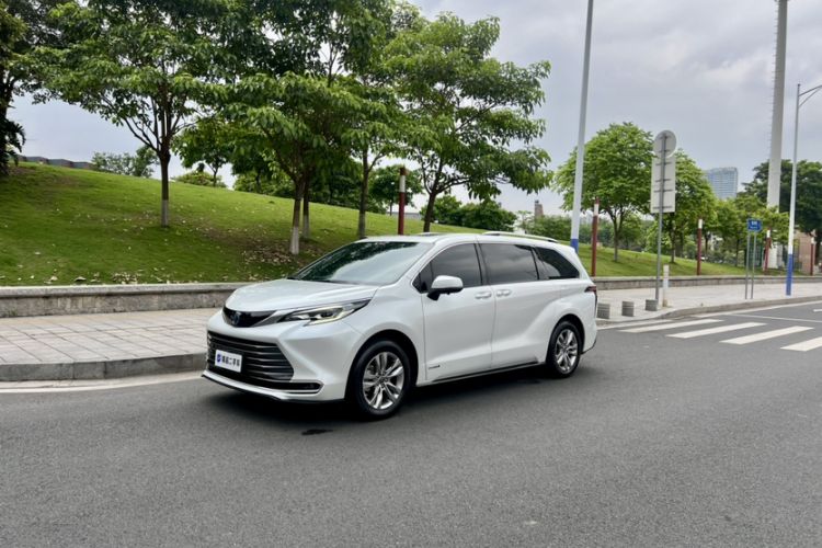 Used Toyota SIENNA 2021 2.5L Hybrid Ultimate Edition Exterior 11