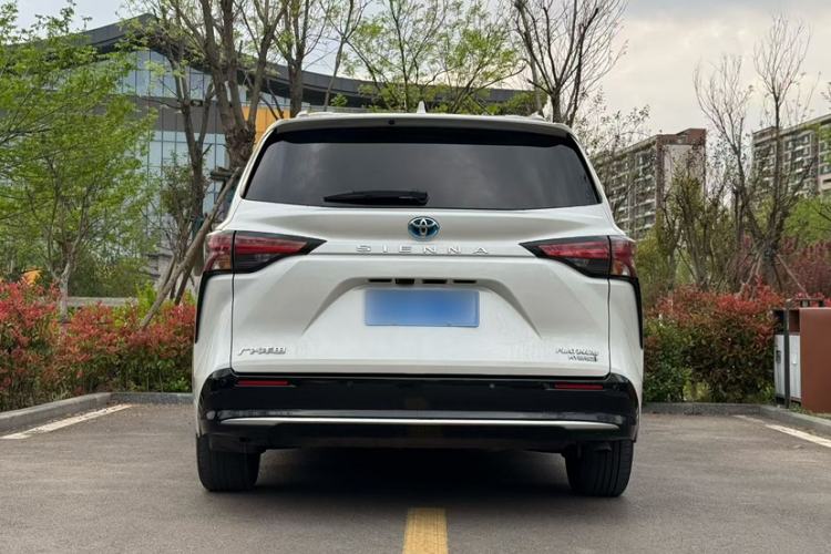 Used Toyota SIENNA 2021 2.5L Hybrid Platinum Edition Exterior 2